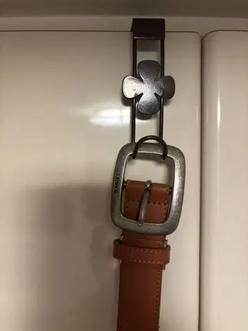 브라운 가죽 벨트