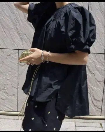 machatt 이탈리안 턱 메모리 블라우스 블랙