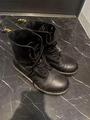 Dr.Martens 블랙 부츠