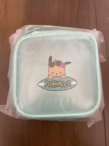 올리브영 산리오 포차코 파우치