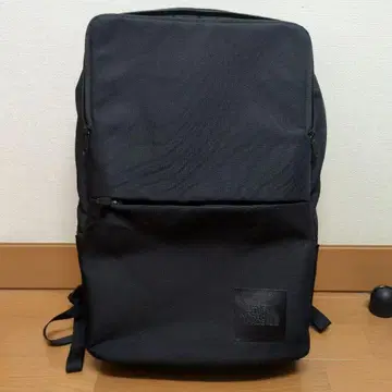 The North Face 블랙 백팩 (셔틀 데이팩 슬림)
