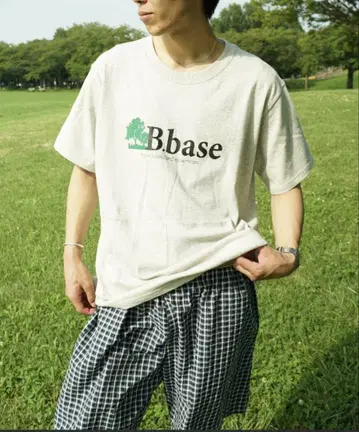 BROKEN BASE 로고 프린트 티셔츠 그레이