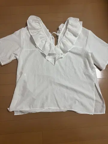 화이트 프릴 반팔 셔츠 렙심