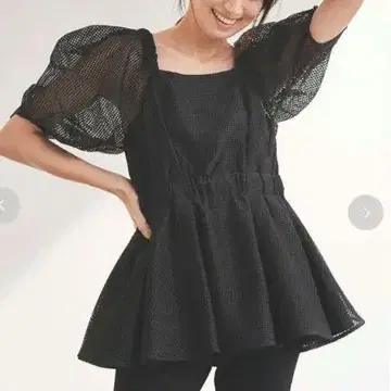 emmi atelier 스퀘어 넥 볼륨 슬리브 메쉬 블라우스