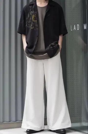 래드 뮤지션 와이드 플레어 팬츠 LAD MUSICIAN
