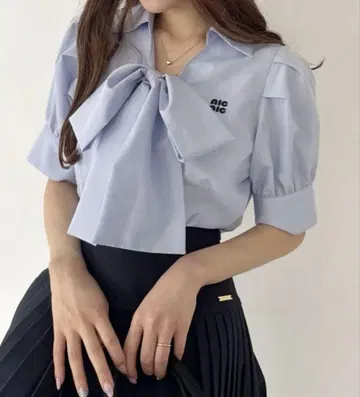 NICECLAUP 자수 보타이 리본 블라우스