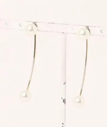 펄 장식 비대칭 이어 커프
