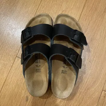 BIRKENSTOCK 블랙 샌들 39