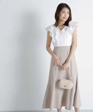 NATURAL BEAUTY BASIC 프릴 슬리브 도킹 원피스