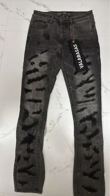 VALABASAS 데미지 가공 블랙 데님 팬츠 30size