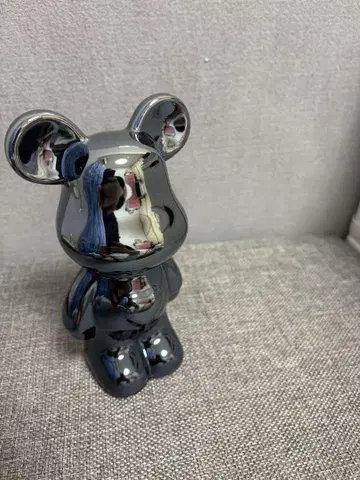 베어브릭 메탈릭 블랙 피규어