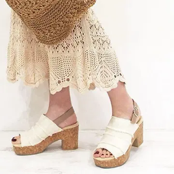 키다리 아저씨 폭신폭신 쿠션이 부드러운 통굽 프린지 샌들 M