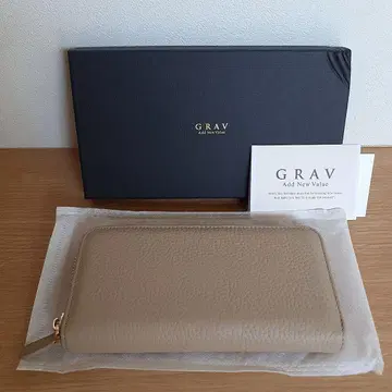 GRAV 베이지 가죽 작은 긴 지갑