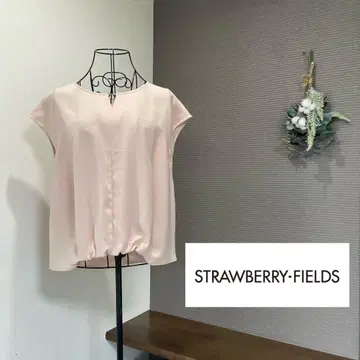 STRAWBERRY FIELDS 스트로베리 필드 슬리브리스 블라우스