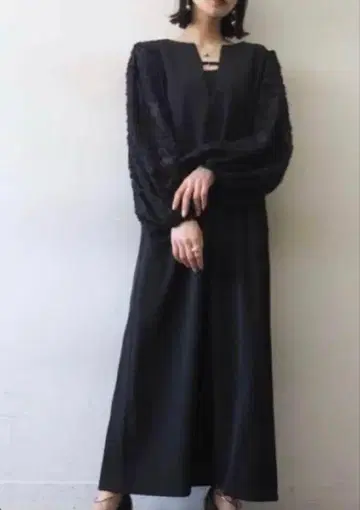 엘레강트 블랙 드레스 레이스 소매