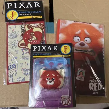 PIXAR TURNING RED 굿즈 세트