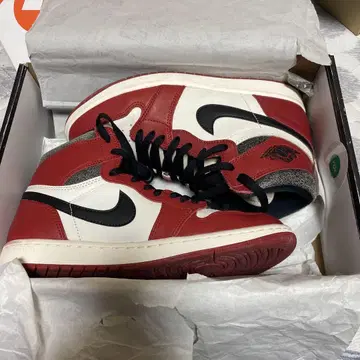 Air Jordan 1 OG "Lost & Found/Chicago"