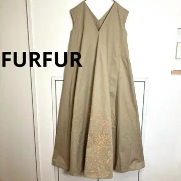 택 포함 새상품 FURFUR 퍼퍼 페인트 플레어 원피스 베이지