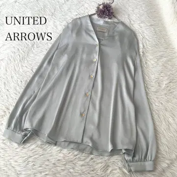 UNITED ARROWS UBCB 새틴 메탈 버튼 V넥 블라우스