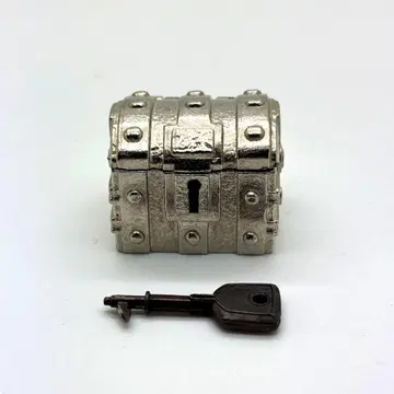 쇼와 레트로 가챠가챠 당첨 열쇠 포함 보물 상자 초합금 다이캐스트