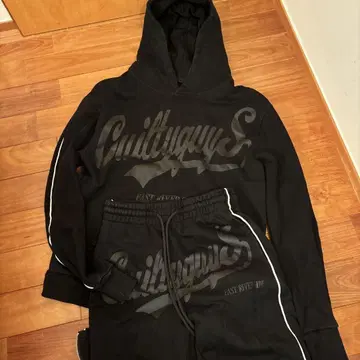 Guilty guy $ 블랙 셋업 S 사이즈