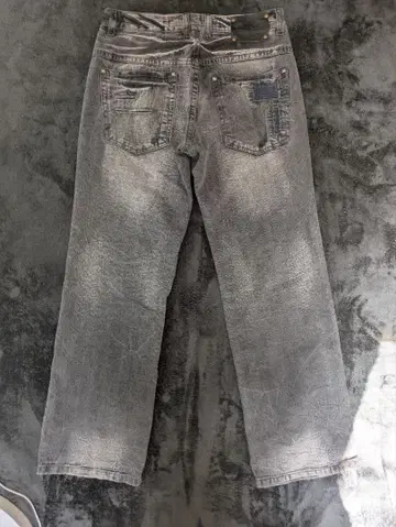 S.NIK JEANS 데미지 가공 그레이 데님