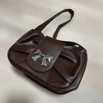 브라운 리본 포함 핸드백
