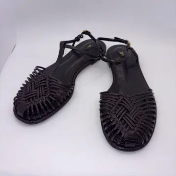 자라 다크 브라운 뜨개질 샌들 37