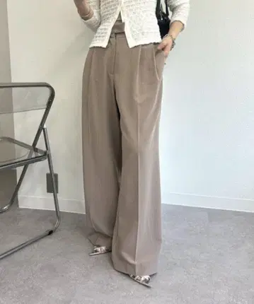 핀스트라이프 턱 와이드 팬츠