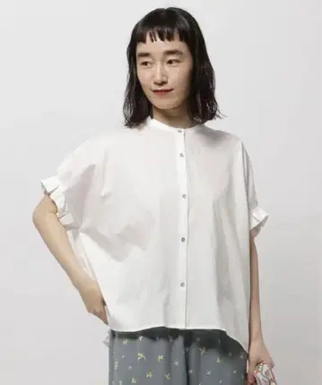 니코앤드 완판템 프릴 소매 버튼 셔츠 M 사이즈 화이트