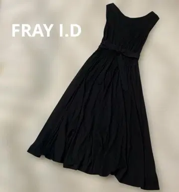 FRAY I.D 허리 셔링 컷 원피스 블랙