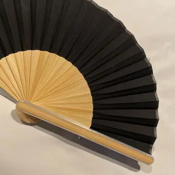 블랙 컬러 대나무 부채