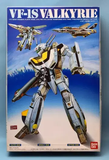 반다이 1/72 스케일 VF-1S 가변 발키리