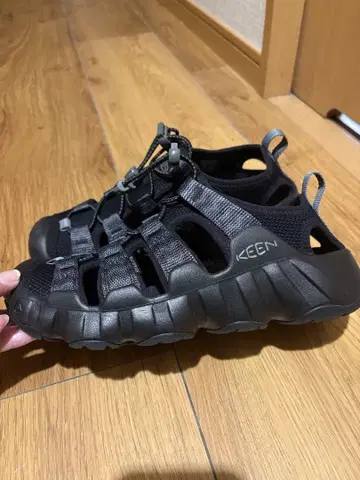 keen 샌들 스니커즈