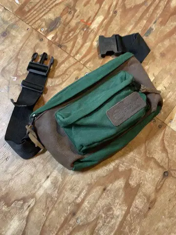 eastpak 웨스트 파우치 그린과 브라운(가죽) made in USA