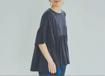 여름 코디의 주역이 될 풀오버 북유럽 생활용품점 그레이 개더 플레어