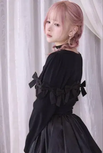 Fickle Bebe 리본 볼륨 탑 피클 베베