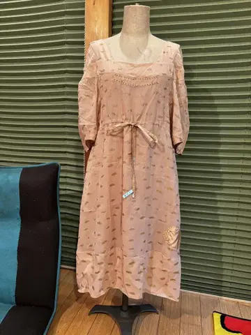 츠모리치사토 핑크 자수 7부 소매 원피스 실크