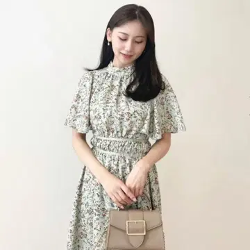 고급스러운] 하루 히로인 코지마 마코 꽃무늬 원피스