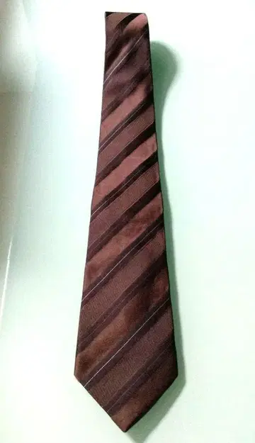 조르지오 아르마니 브라운 스트라이프 넥타이