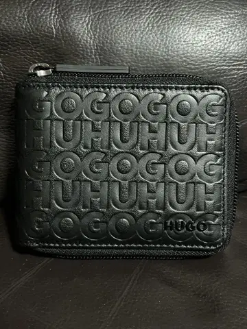 HUGO BOSS 라운드 지퍼 지갑 매트 가죽 스택 로고 미사용