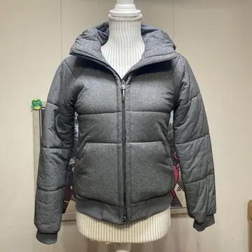 헬리한센 패딩 자켓 후드 부착