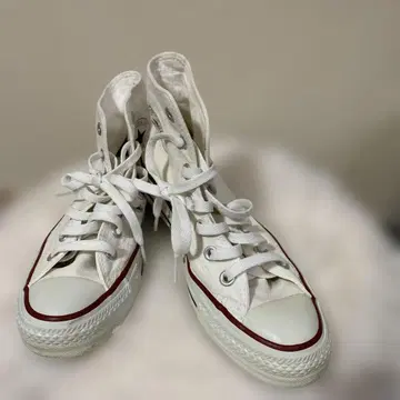컨버스 하이컷 스테디셀러 화이트 하이컷 흰색 23.5