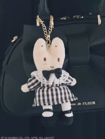 Maison de FLEUR 산리오 콜라보 마론 크림 참 새상품