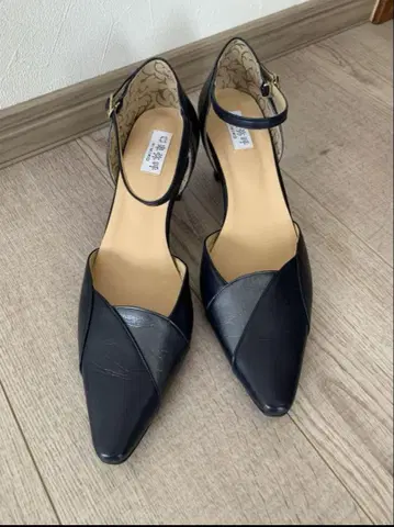 히메코 백 스트랩 펌프스 24cm