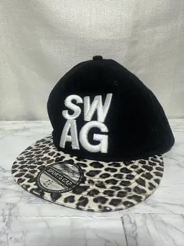 SWAG 레오파드 무늬 캡