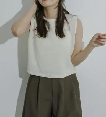 린넨 터치 크롭 스웨터