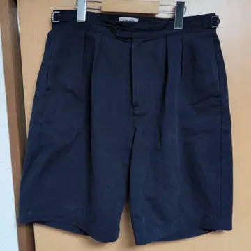 네이비 플리츠 숏 팬츠