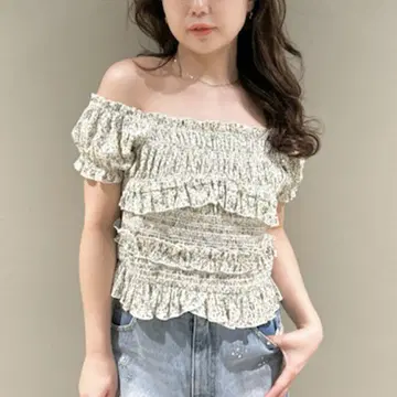 LILY BROWN 셔링 프릴 상의