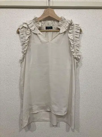 두지엠 클라세 스탠딩 칼라 프릴 슬리브리스